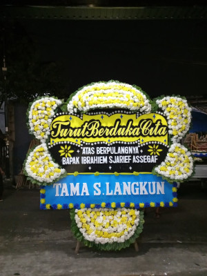 Papan Bunga Duka di Darma
