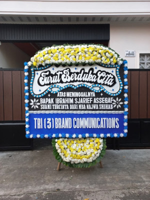 Papan Bunga Duka di Darma